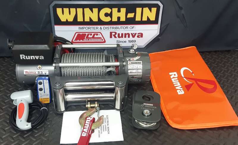 Runva winch 12v with Steel cable Or Synthetic rope 2x remotes and snatch block (9 500LBS = 4 309KG)