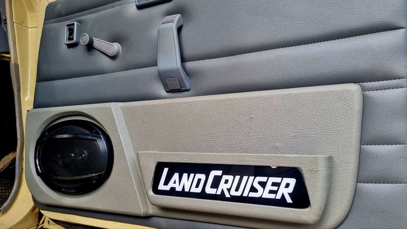 Toyota Landcruiser 6inch / 6x9 inch  Door Pods with Pocket ( Door panels )