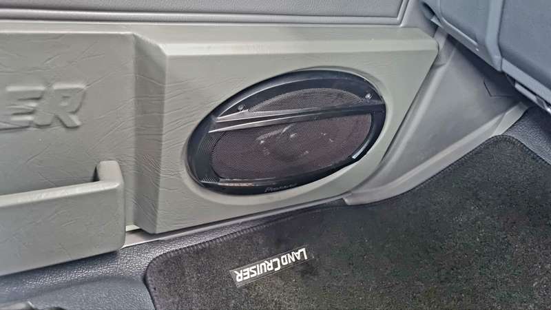 Toyota Landcruiser 6inch / 6x9 inch  Door Pods with Pocket ( Door panels )