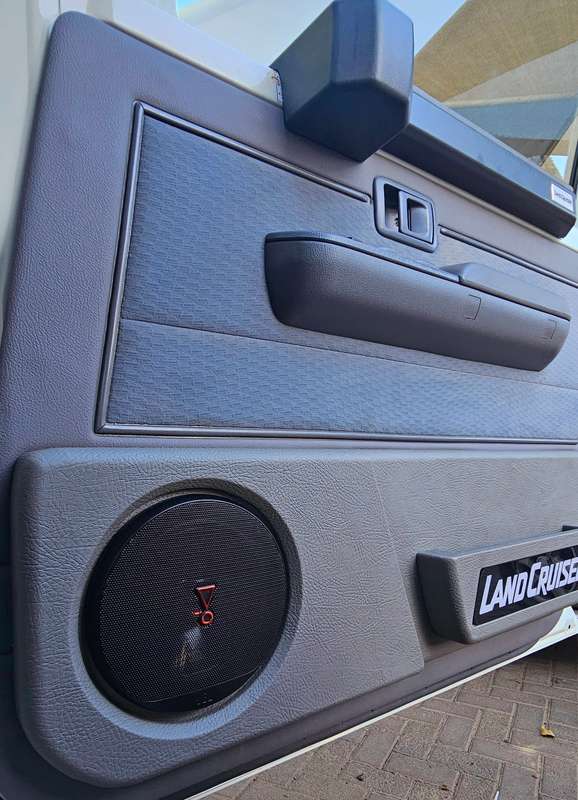 Toyota Landcruiser 6inch / 6x9 inch  Door Pods with Pocket ( Door panels )