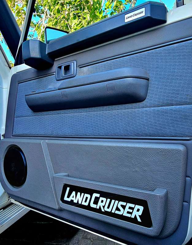 Toyota Landcruiser 6inch / 6x9 inch  Door Pods with Pocket ( Door panels )