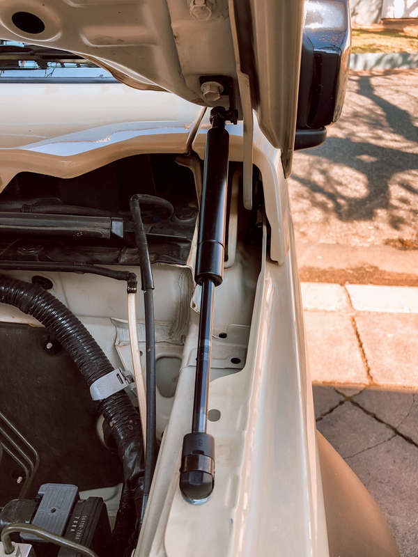 Suzuki Jimny Gas Struts For The Bonnet (Sold as a pair) 2019-