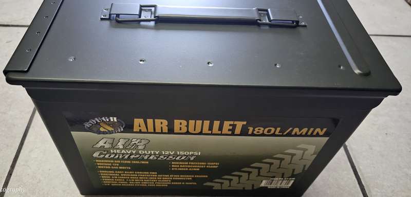 Compressor 12v in ammo case 180lpm