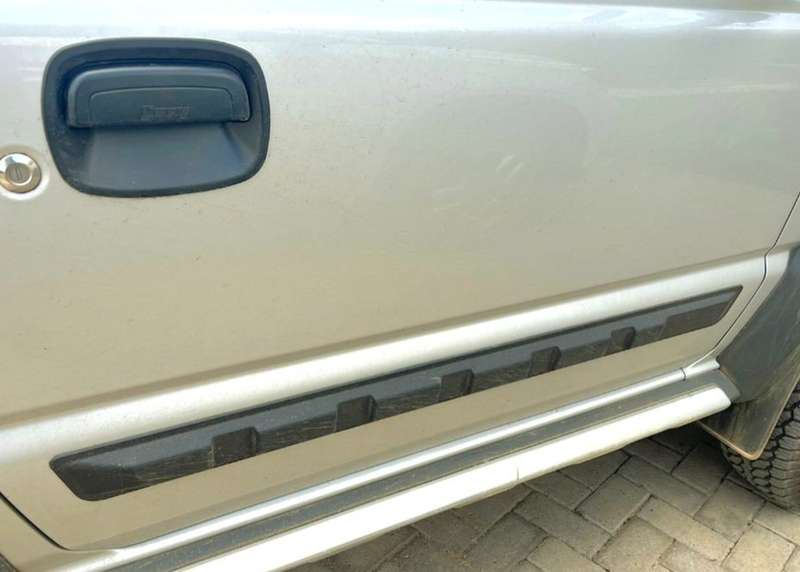 Suzuki Jimny body cladding Gen 4 Matt black 2 piece, 3 door only