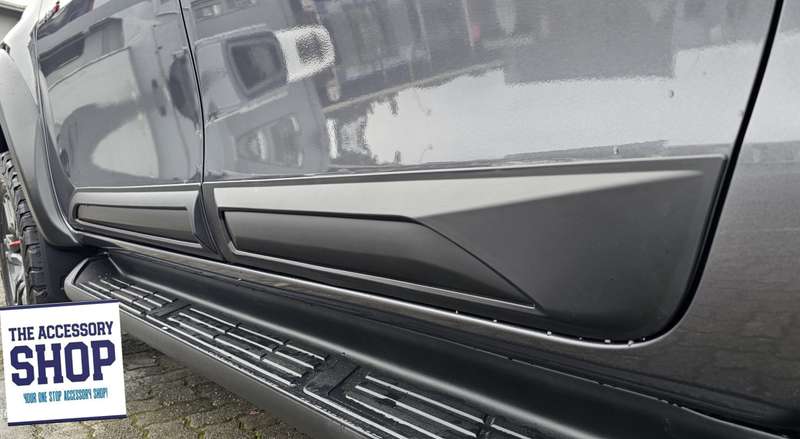 Toyota Hilux body cladding double cab 2016-