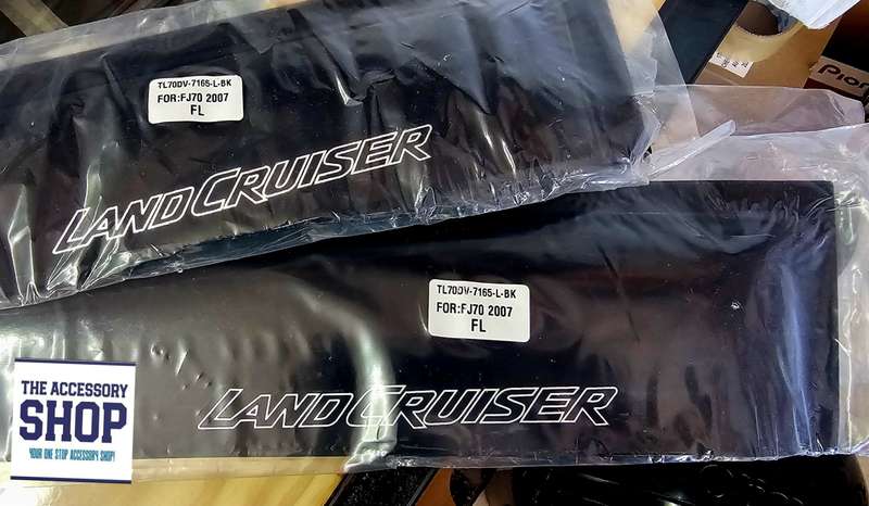 Toyota Landcruiser 70 series Wind Deflectors Gloss black Double cab / Single cab, incl new 2024 m...