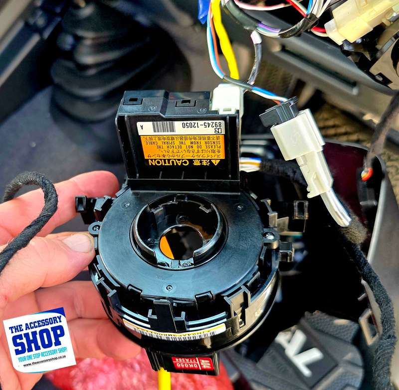 Toyota Landcruiser 2.8 and V8 steering wheel integration kit 2024 -