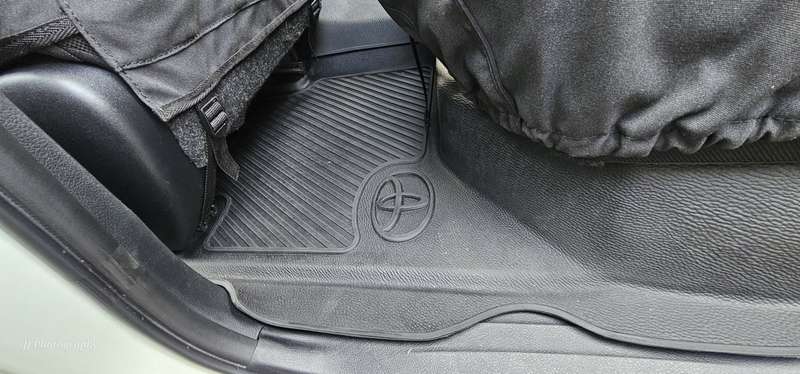Toyota Hilux Rubber Moulded Mat set, Single, Double &amp; Club cab (Heavy Duty)