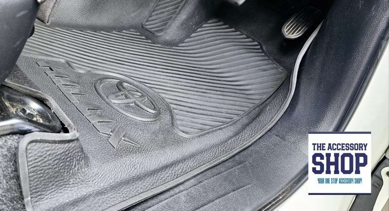 Toyota Hilux Rubber Moulded Mat set, Single, Double &amp; Club cab (Heavy Duty)