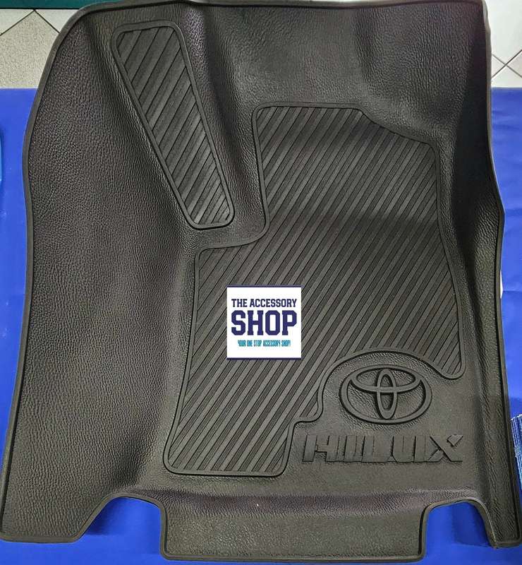 Toyota Hilux Rubber Moulded Mat set, Single, Double &amp; Club cab (Heavy Duty)