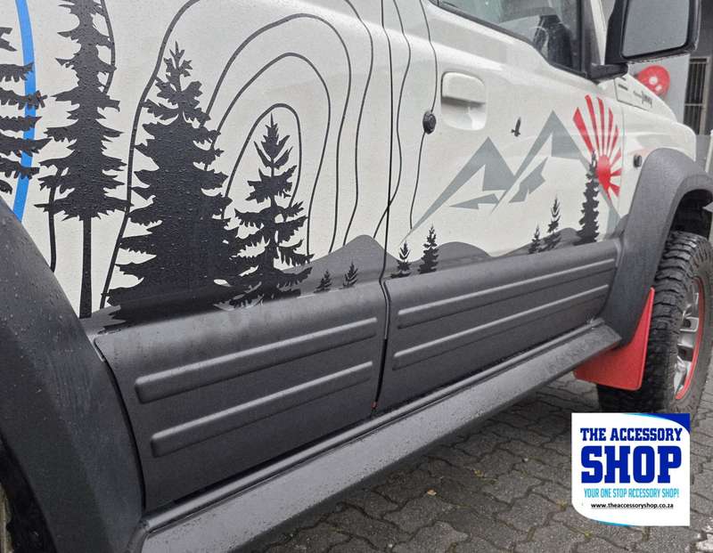 Suzuki Jimny 5 door, Door cladding 2021-