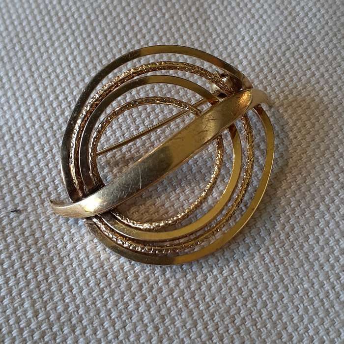 Gold plated brooch makers Mark Moser and Pfeil MP   - Amerikaner MP