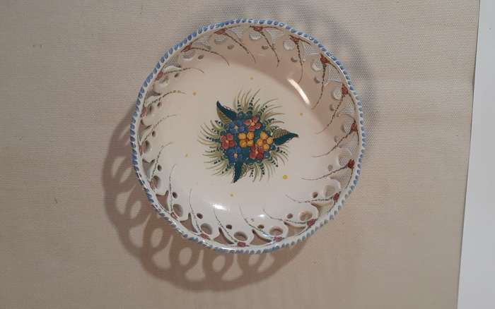 Gouda Zenith Bowl - pierced edges- 17 cms