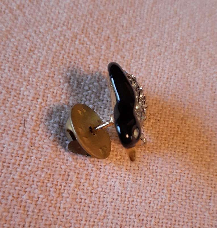 Lapel Pin Tie brooch - Penguin Jewelry 2cms tall