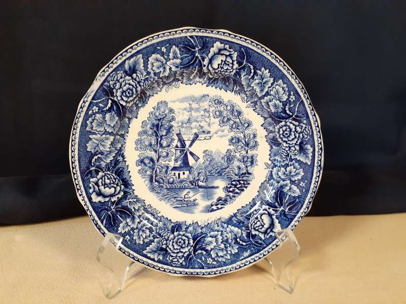 Finland - Arabia Suomi Blue and White windmill plate 19cms