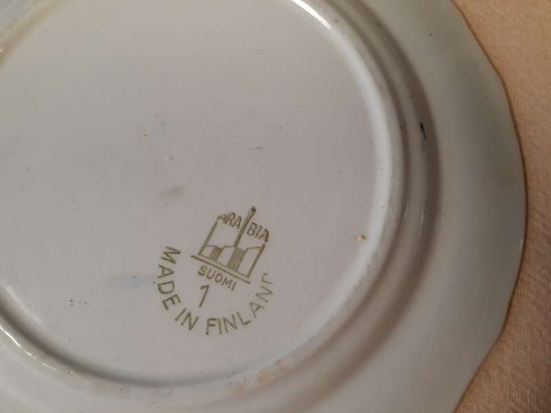 Finland - Arabia Suomi Blue and White windmill plate 19cms