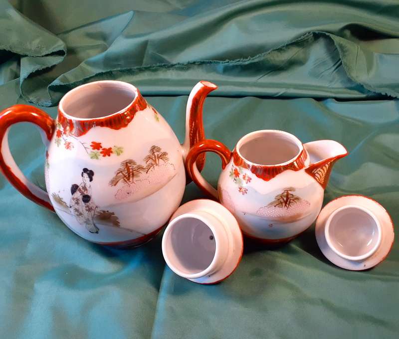 oriental japanese tea pot and jug - geishas