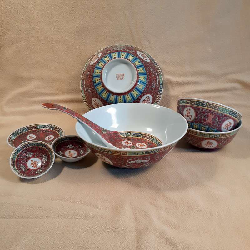Chinese bowls pink - 2 lg x 17 cms  2 small 9.5 cms plus soup spoon