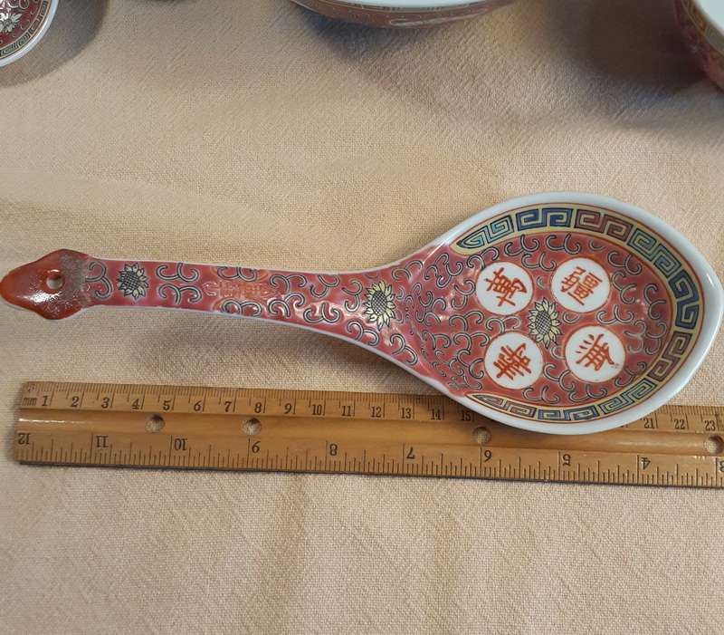 Chinese bowls pink - 2 lg x 17 cms  2 small 9.5 cms plus soup spoon
