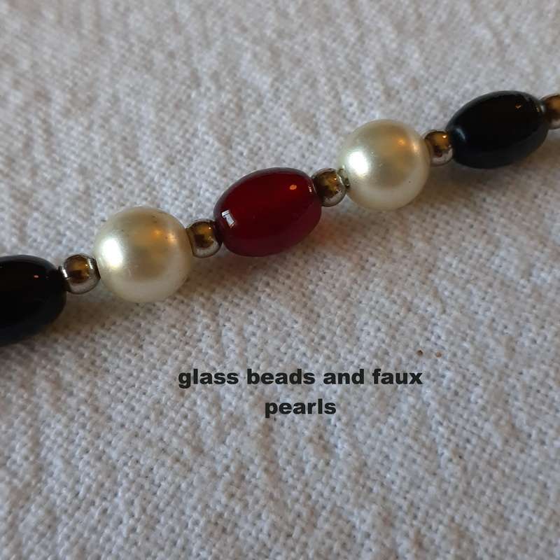 necklace Red Glass Beads and faux pearls