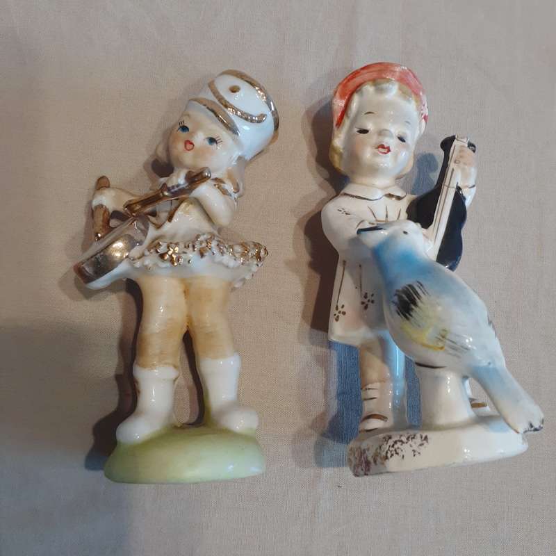 Capri ornaments drummer girl and boy - handpainted faces.