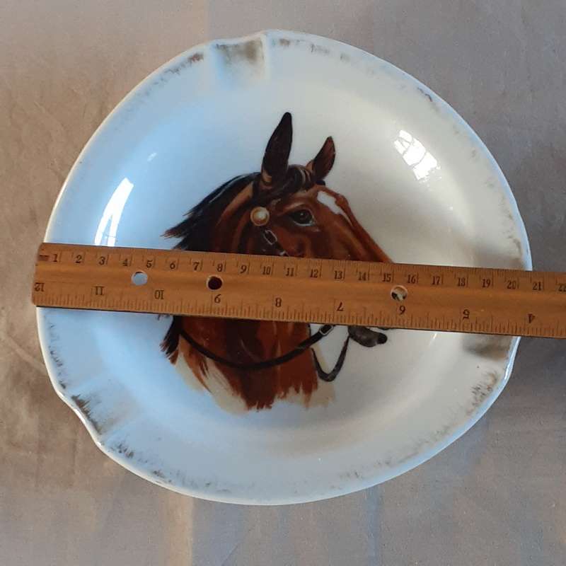 Horse plate ashtray - decorative vintage 20 cm dia