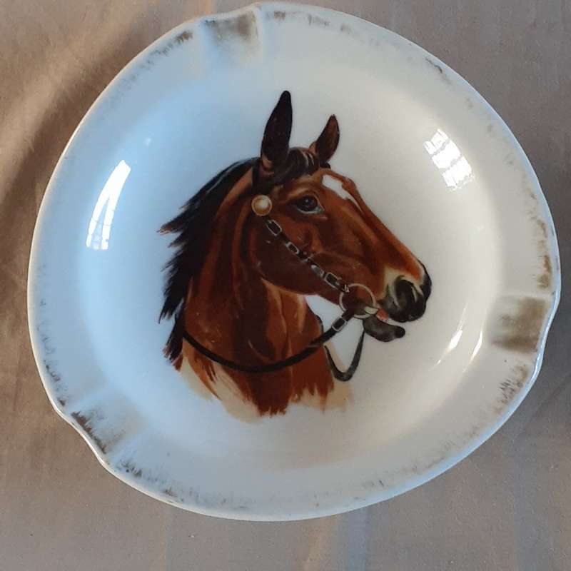 Horse plate ashtray - decorative vintage 20 cm dia