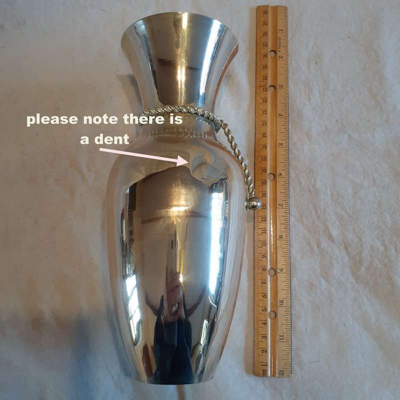 Brass Vase - approx 24 cms tall approx 550 gms