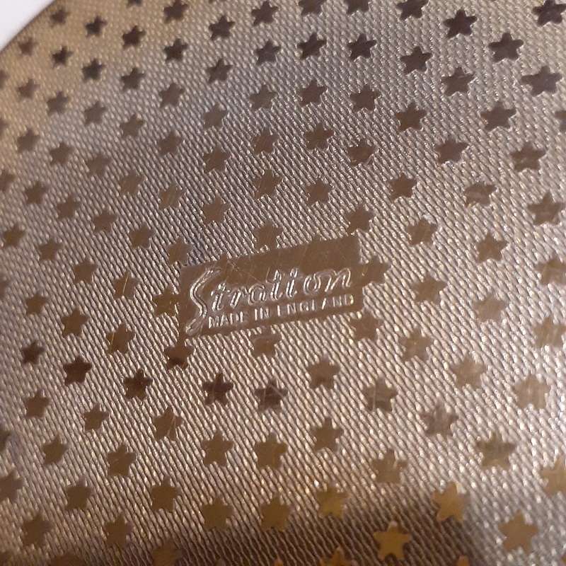 Powder Compact - Vintage Stratton gilt