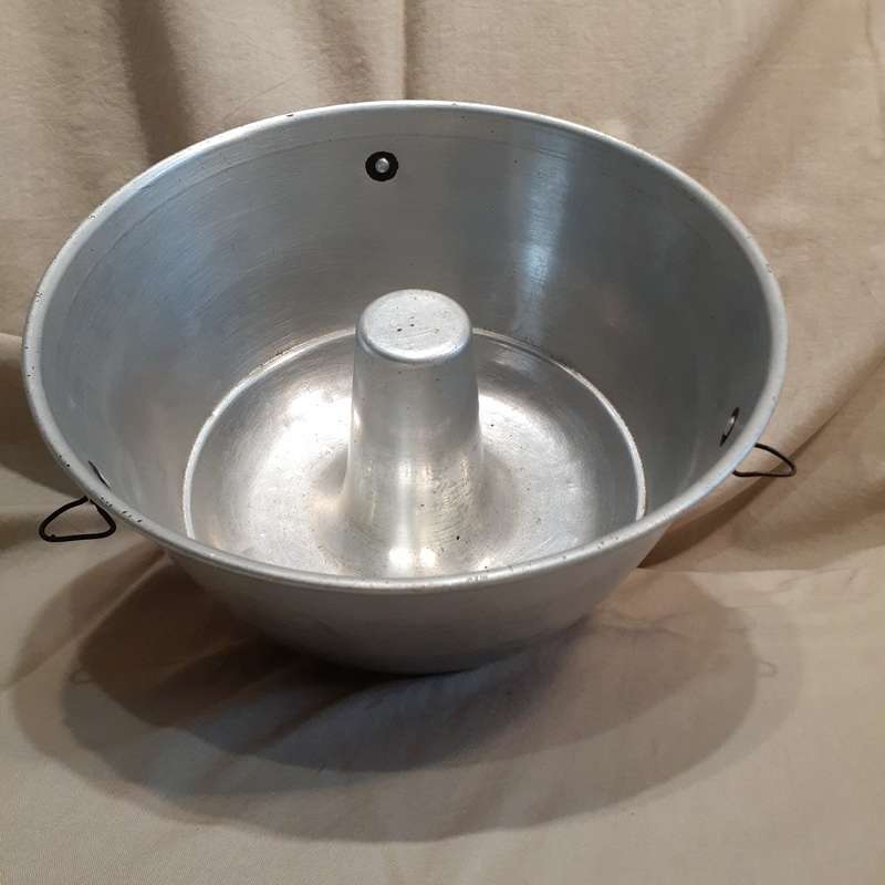 Bundt Dish - large aluminium steamed pudding bowl, jelly dish, no lid