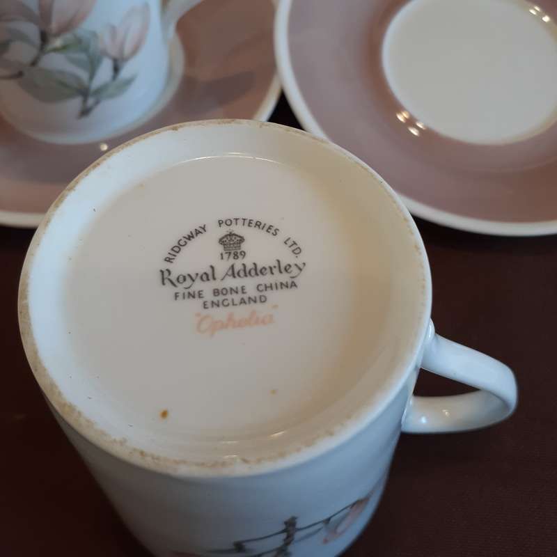 Coffee mugs - 2 demi tasse - Royal Adderley - Ophelia design floral