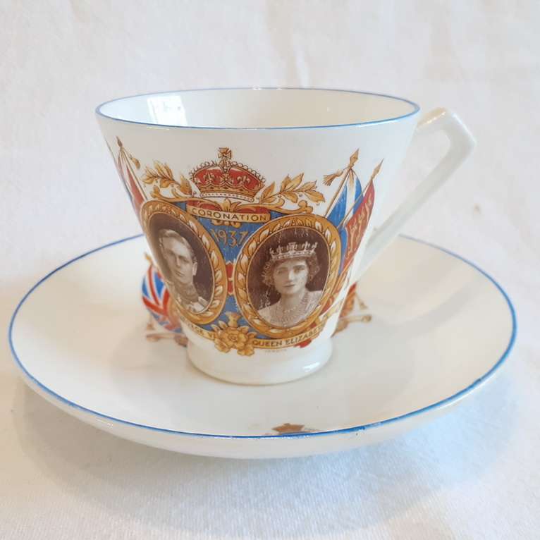 Commemorative Coronation Cup - Geo V1 QE 1  - 1937