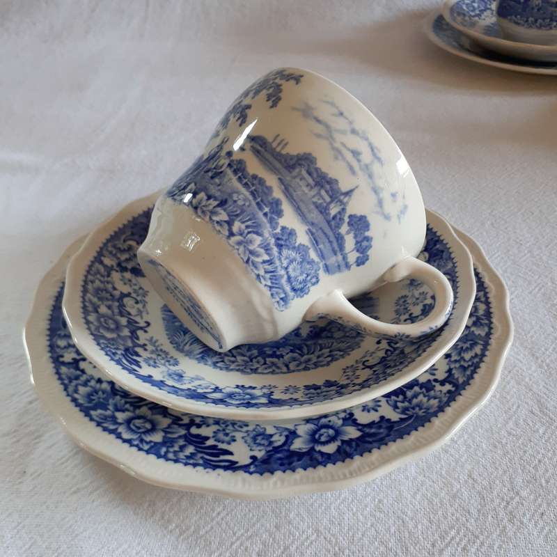 Swinertons Staffordshire 4 tea trios blue and white "Silverdale"