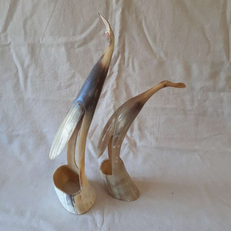 Horn birds - Vintage carved cow horn stylized birds