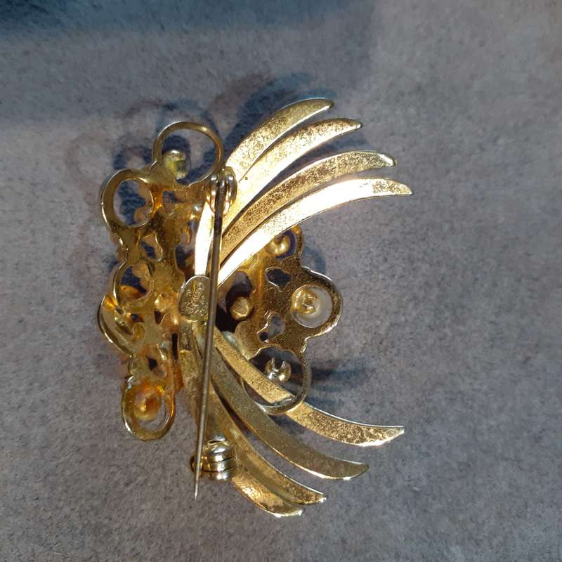 Vintage brooch Grosse amethyst and pearl on gilt metal