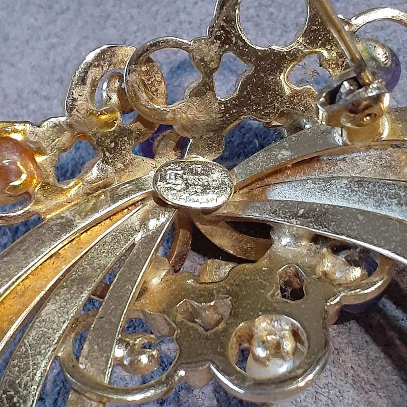 Vintage brooch Grosse amethyst and pearl on gilt metal