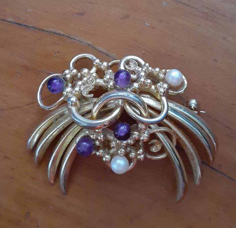 Vintage brooch Grosse amethyst and pearl on gilt metal