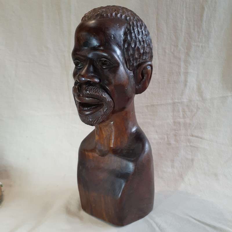 African hard wood carving  - 35 cms - lovely wood grain