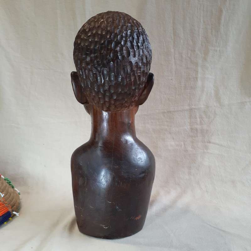 African hard wood carving  - 35 cms - lovely wood grain