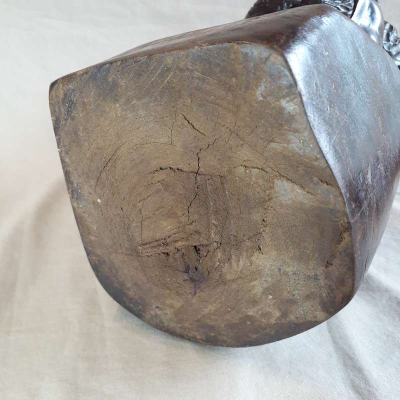 African hard wood carving  - 35 cms - lovely wood grain