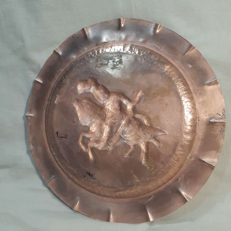 Copper wall plate Knight on horseback - .7Kg  - 30 cms dia