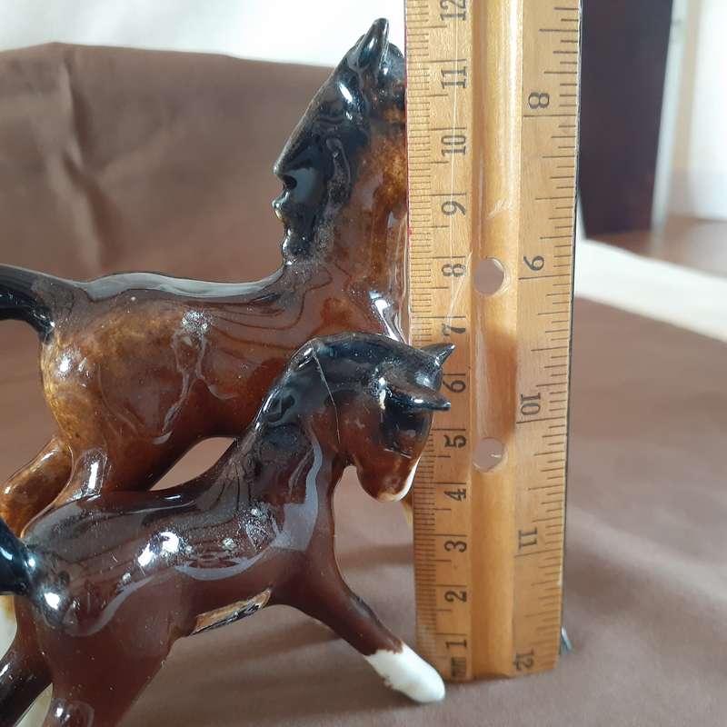 2 ceramic horse foals - Vermont 7 and 12 cms