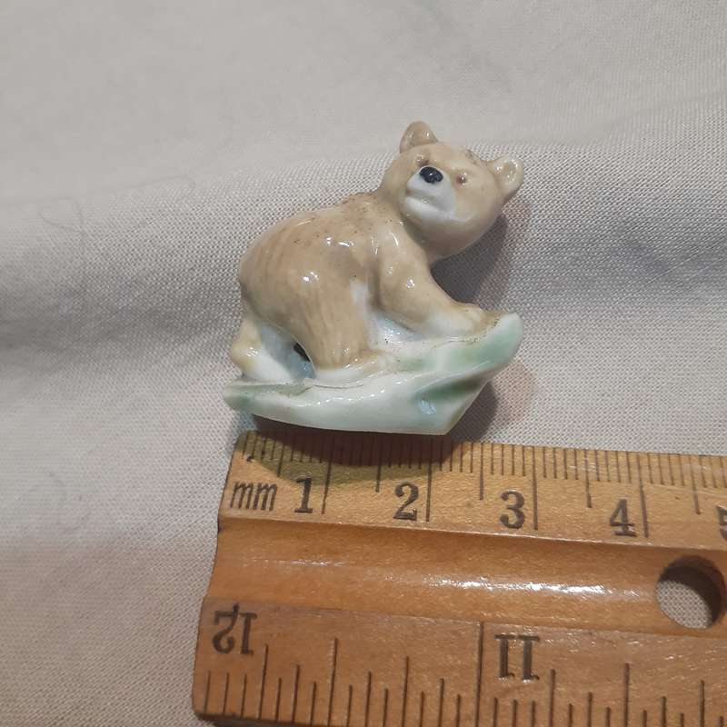 2 Wade whimsies Grizzly bear and bear cub - 1950's