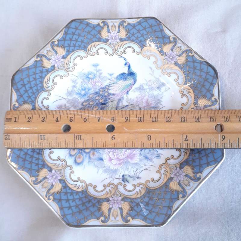 Japanese imari style vase and plate with peacocks 21 cms and plate 16 cms