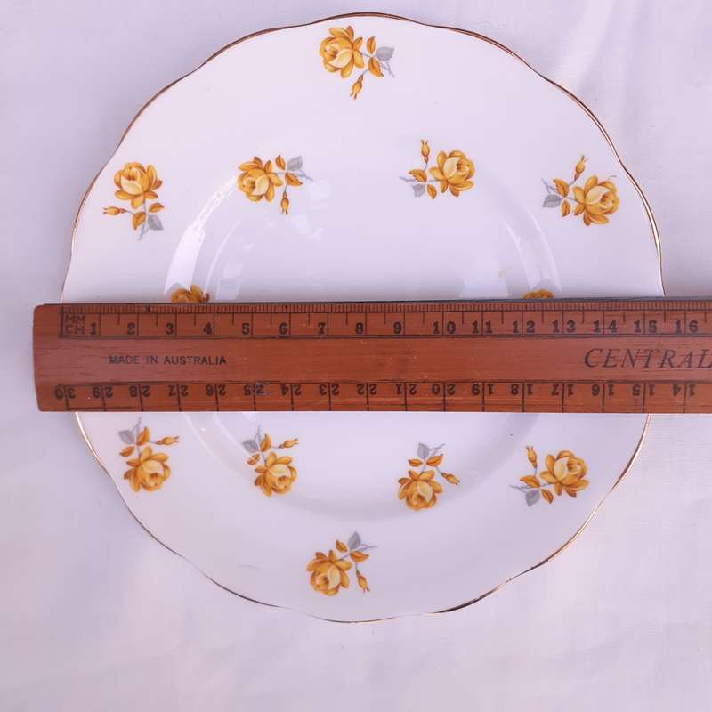 1 Tea plate with yellow Roses - 16 cms  Royal Standard Replacement plate