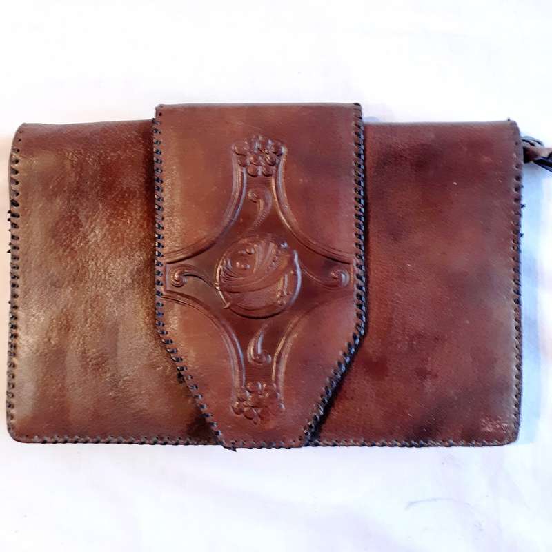 Vintage 1920's leather clutch handbag - Made in England 25 x 16 cms