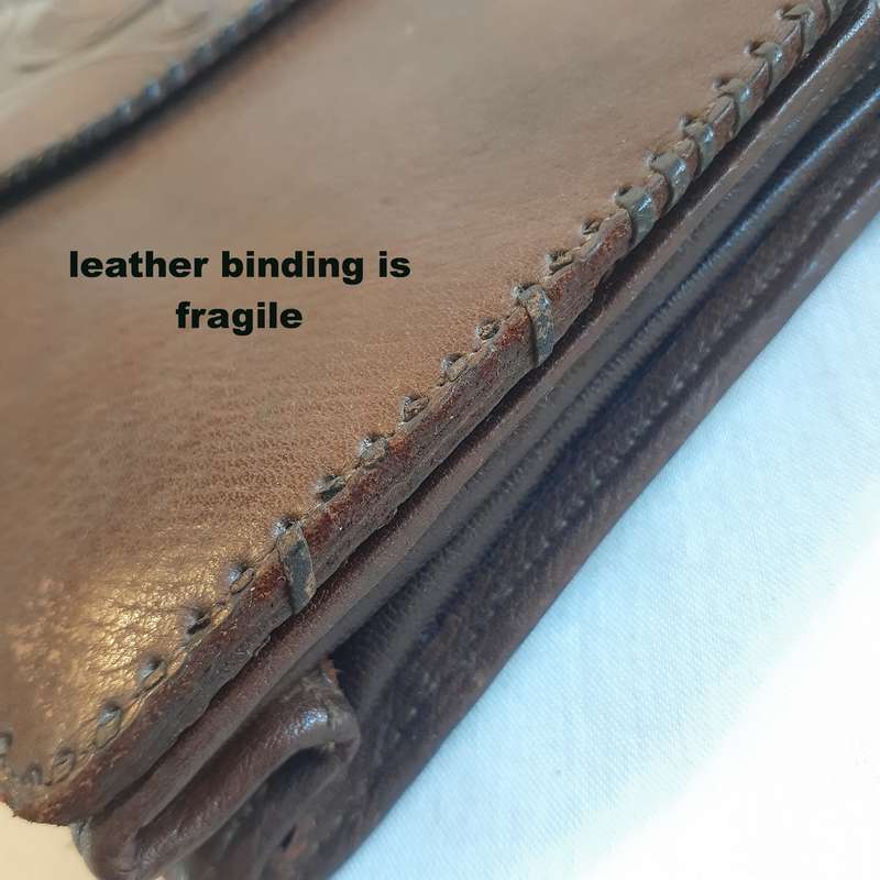 Vintage 1920's leather clutch handbag - Made in England 25 x 16 cms