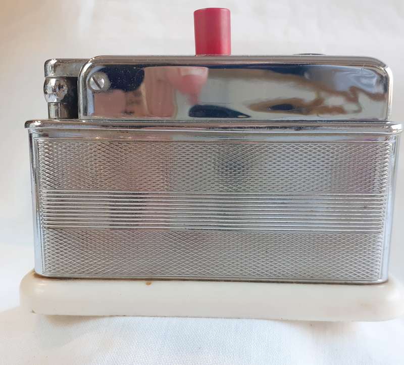 Vintage Barclays table Cigarette lighter