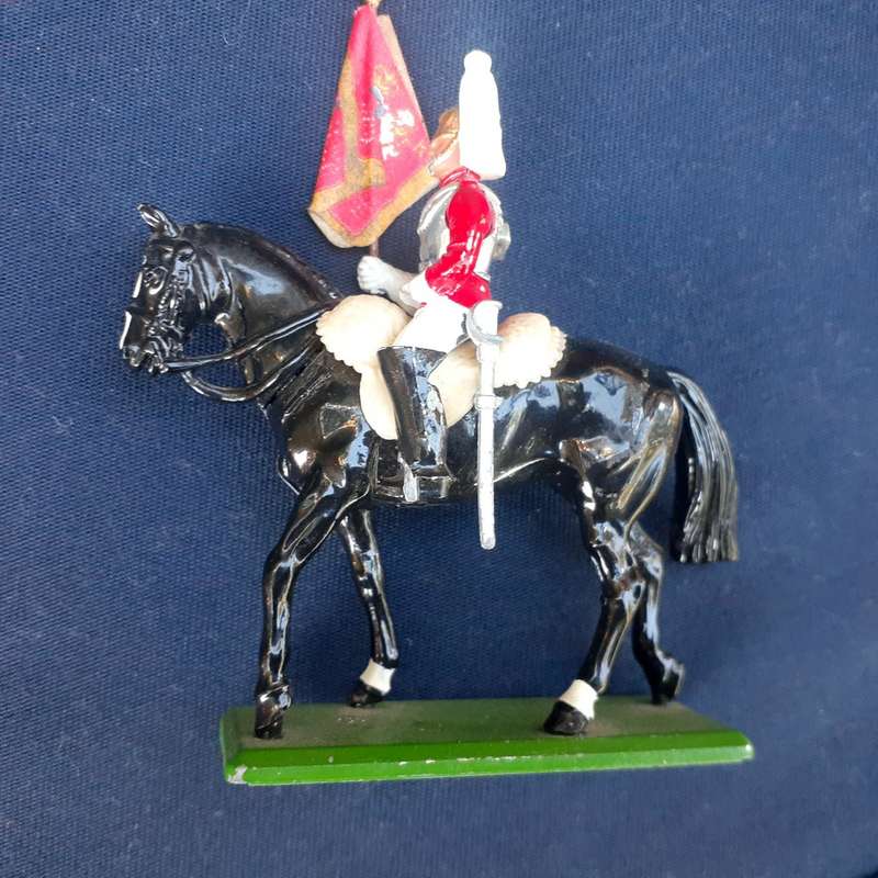 Britains metal figurines Toys Life Guard - black horse -  11 cms tall