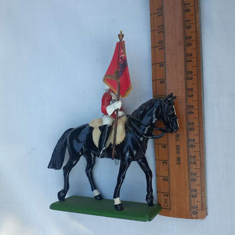 Britains metal figurines Toys Life Guard - black horse -  11 cms tall